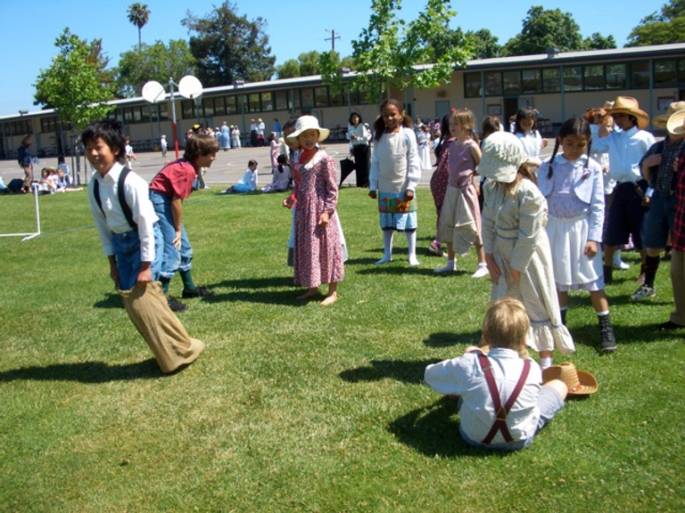 Guide to the 2/3 School 100 Years Ago Simulation